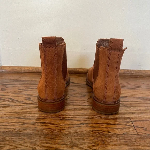 Clarks Clarkdale Arlo ankle Chelsea boot suede leather almond toe pull on work 8 - Picture 6 of 11